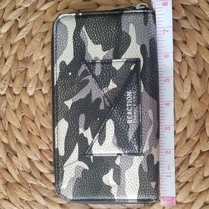 Kenneth Cole Reaction wallet